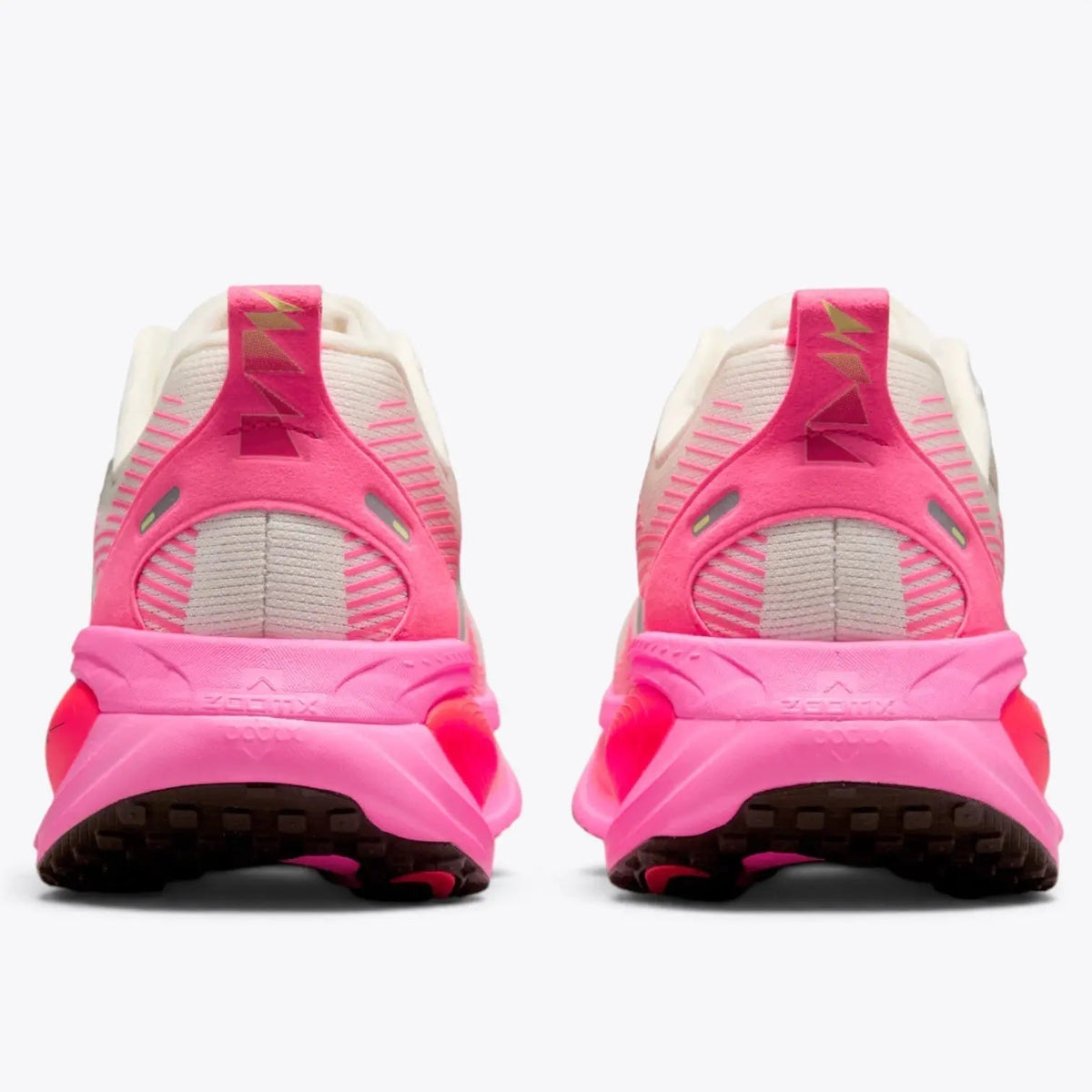 Nike Vomero 18 – Sail / Hyper Pink | 46mm ZoomX + ReactX Dual-Foam Max Cushion Cream & Electric Pink Daily Running Shoe