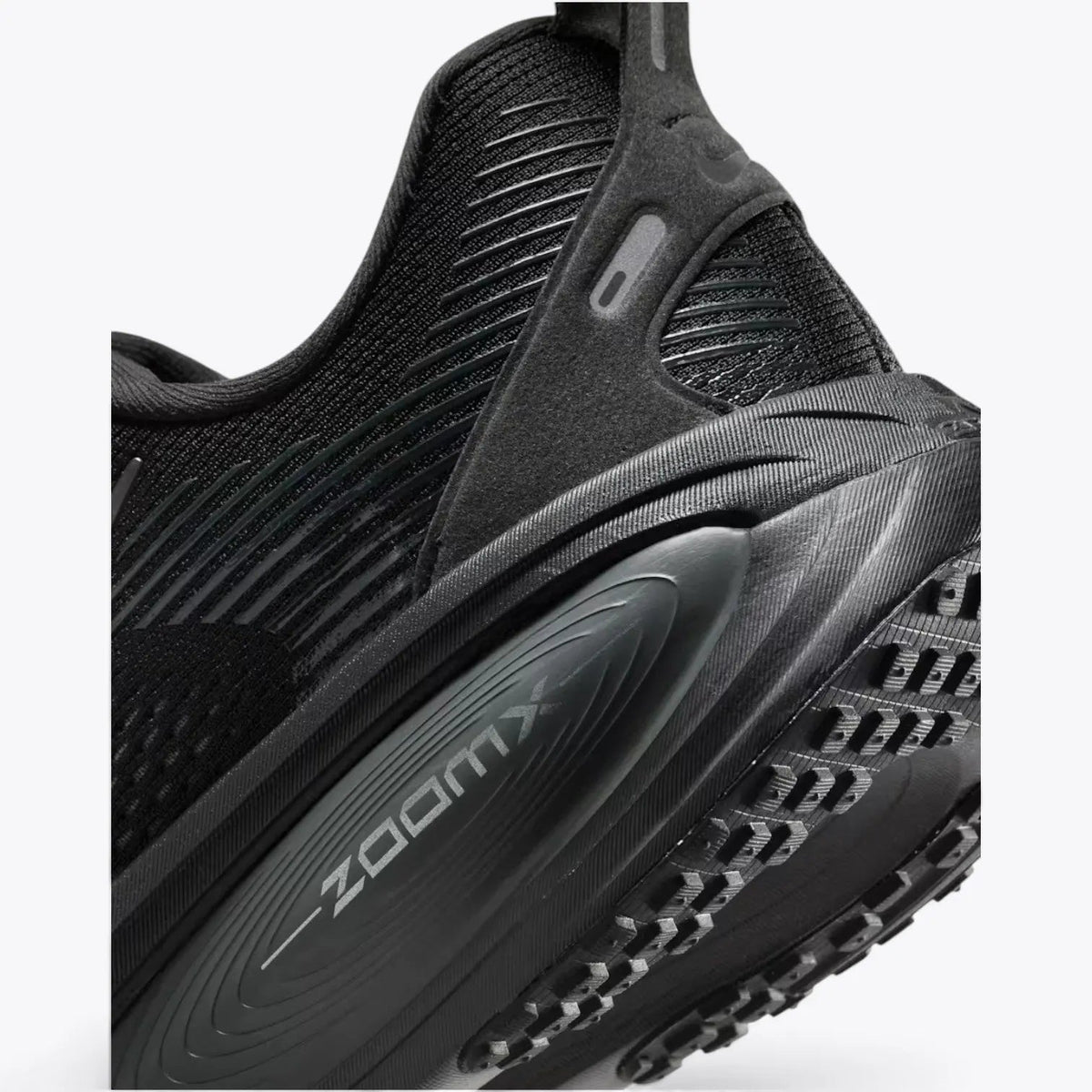 Nike Vomero 18 – Triple Black | 46mm ZoomX + ReactX Dual-Foam Max Cushion Stealth Daily Running Shoe