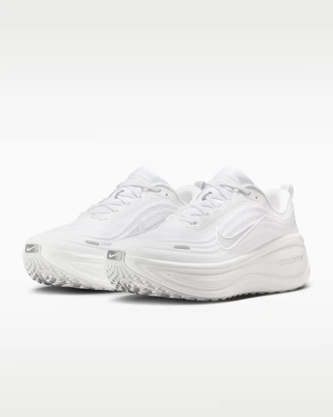 Nike Vomero Plus – White / Metallic Silver / Light Smokey Grey | 45mm Full-Length ZoomX Max Cushion Daily Trainer