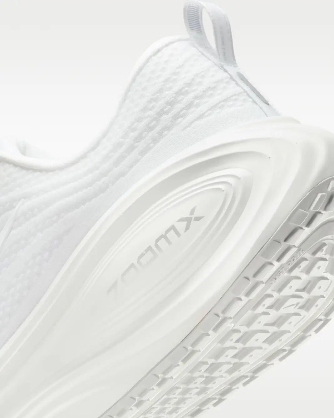 Nike Vomero Plus – White / Metallic Silver / Light Smokey Grey | 45mm Full-Length ZoomX Max Cushion Daily Trainer
